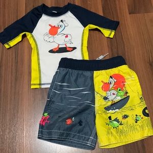 ☀️ 12-18 month rash guard + swim trunks 🏖
